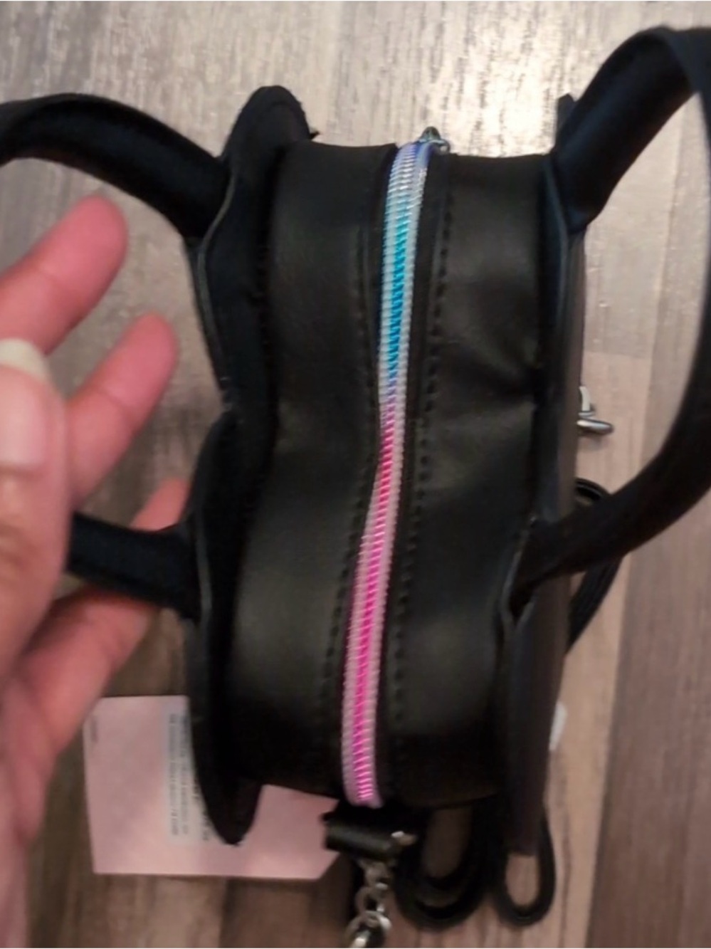 Heart-Shaped Black and Green Crossbody Bag - Picture 5 of 8